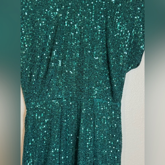 Closet Stunning Emerald Green Dress size 4 - Picture 3 of 6